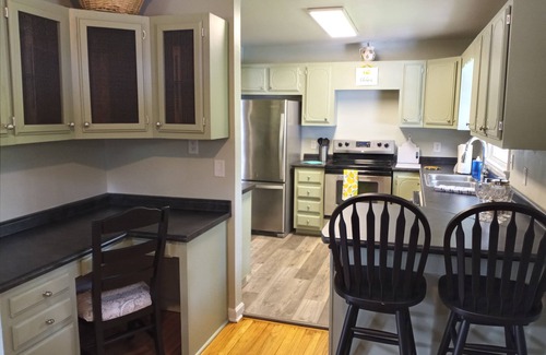 McCutcheon Field Casa | Maple Cozy Retreat