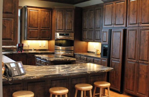 Alexandria Casa | Maple Drive Lodge Getaway - ¡Perfecto para grupos grandes!