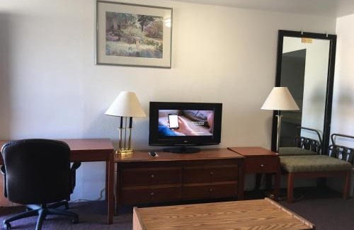 Los Banos Hotel | Maple Inn and Suites Los Banos