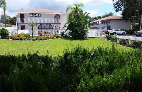 Kissimmee Casa | Maple Leaf Inn & Suites