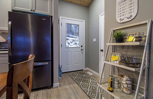 Hastings Highlands Cabaña | Maple Leaf Lodge - Two Bedroom Cottage, Sleeps 10