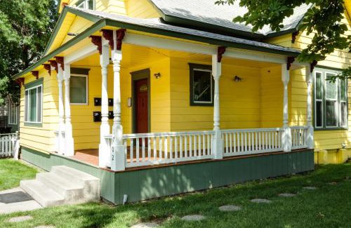 West Central Apartamento | Maple Leaf Manor Suites