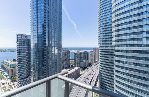 Downtown Toronto Apartamento | Maple Leaf Square Executive Suites