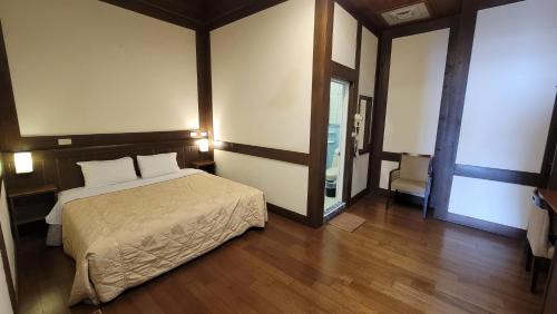 Ren'ai Casa | Maple Leave Holiday Villa
