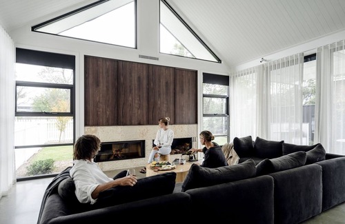 Berry Casa | Maple on Edward, Berry - by Linnaeus Collection