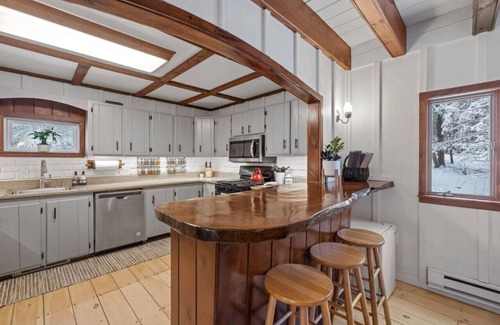 West Dover Chalet De Esquí | Maple Pine w/Hot Tub Pool Table 3min to Mount Snow
