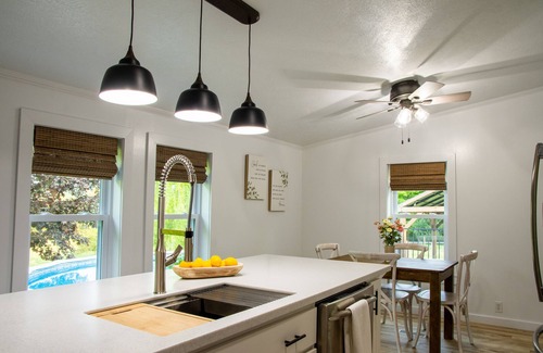 Dundee Casa | Maple Retreat is newly remodeled with pool, private setting