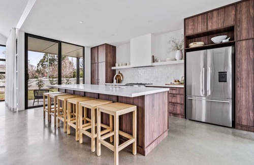 Berry Casa | Maple Suite, Berry - by Linnaeus Collection