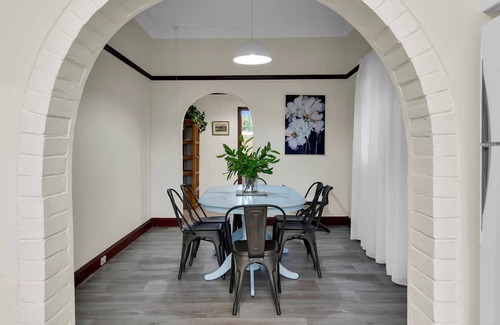 Orange Casa | Maplehurst - Peaceful Country Getaway near Winery