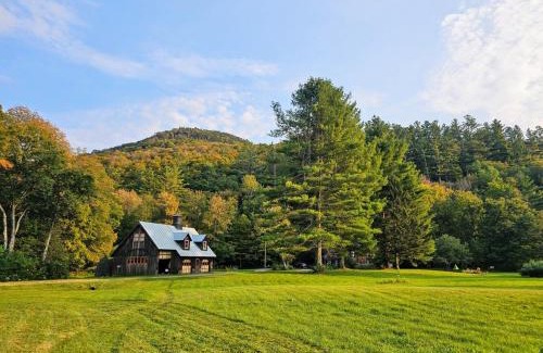 Hancock Chalet De Esquí | MapleVilla