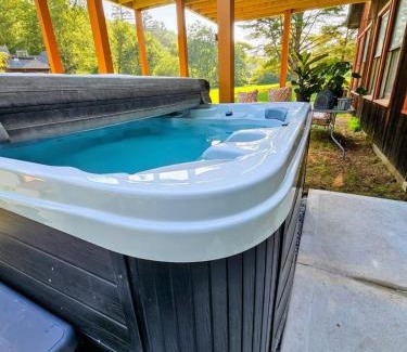 Hancock Chalet De Esquí | MapleVilla