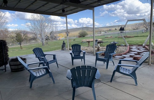 Selah Casa | Mapleway Manor, Indoor Pool, Jacuzzi, Sauna & Theatre Room