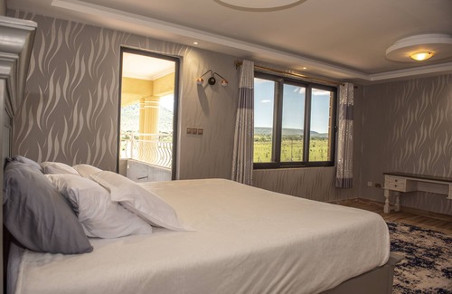 Maasai Mara Hotel | Mara Meguarra Sanctuary