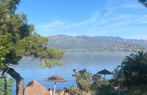 Porto-Vecchio Apartamento | Maranatha, front de mer avec plage