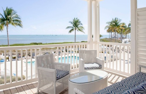 Marathon Apartamento | Marathon Oceanfront | 2 King Beds + Balcony