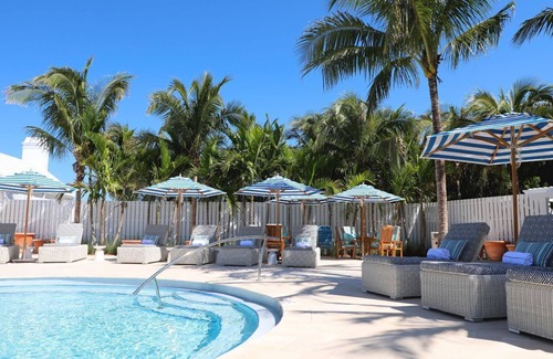 Marathon Apartamento | Marathon Oceanfront | 2 King Beds + Balcony