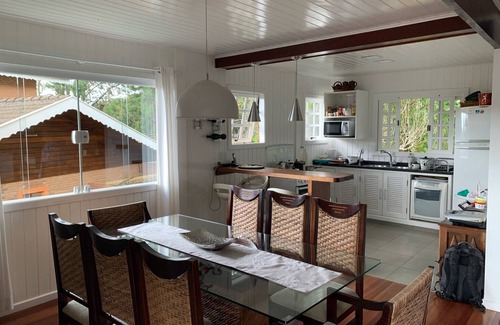 Campos do Jordao Cabaña | Maravilhosa Casa de Campo em Condomínio Fechado