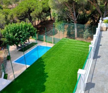 Tordera Casa | Maravillosa casa con piscina grande y bosque