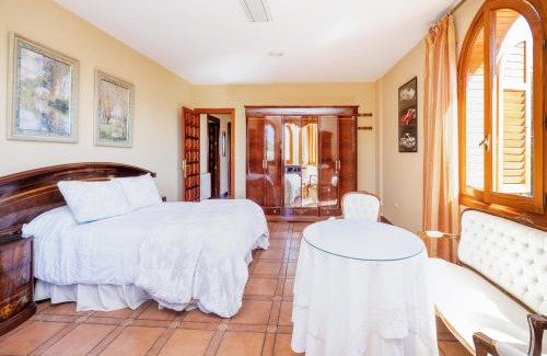 Baza Casa | Maravilloso chalet con piscina en Baza