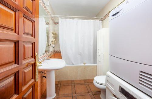Baza Casa | Maravilloso chalet con piscina en Baza