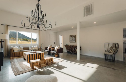 Joshua Tree Casa | @ Marbella Lane - Aesthetic & Cozy 3BR Home in JT