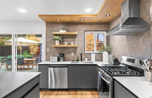 Hathaway Casa | @ Marbella Lane - Fresh and Vibrant 3BR Home