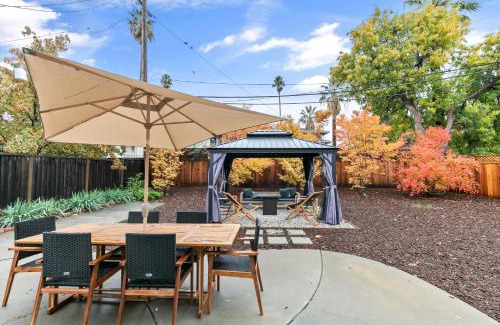Hathaway Casa | @ Marbella Lane - Fresh and Vibrant 3BR Home
