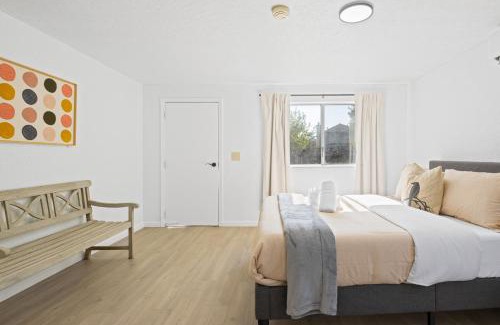 San Tomas Casa | # Marbella Lane - Modern Cabin-style 2BR Home