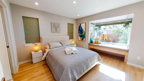 San Jose Casa | @ Marbella Lane - SJ Designer Home 3BR Ldry+P