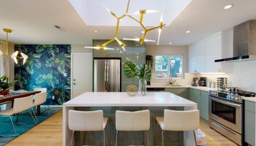 San Jose Casa | @ Marbella Lane - SJ Designer Home 3BR Ldry+P