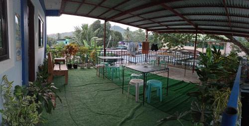 Coron Casa | Marbeth Inn