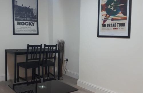 Tooting Casa | Marble Apartments Broadway Two
