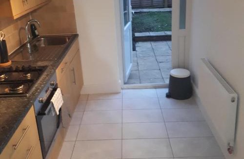 Tooting Casa | Marble Apartments Broadway Two
