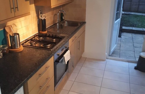 Tooting Casa | Marble Apartments Broadway Two