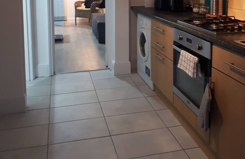 Tooting Casa | Marble Apartments Broadway Two