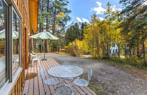 Marble Casa | Marble Hideaway Cabin with Mountain Views and Deck!