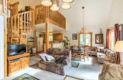 Marble Casa | Marble Hideaway Cabin with Mountain Views and Deck!