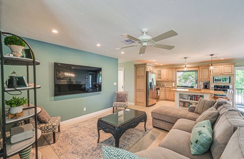 Marco Island Casa | Marco Island Family Home: Pool, Lanai, Backyard!