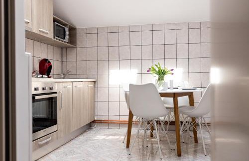 Hunedoara Casa | MARCONI GUESTHOUSE