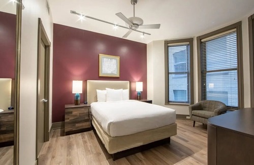 Central Business District Complejo | Mardi Gras in New Orleans 2/9/24 - 2/16/24!! 1 BR/1 BA. Come visit the Big Easy!