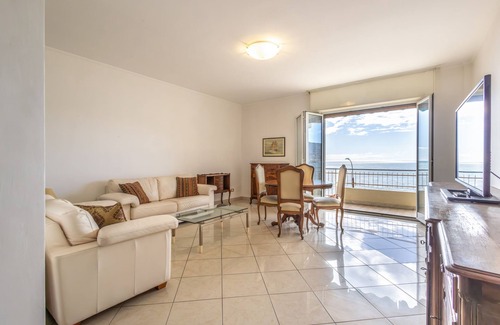 Sanremo Apartamento | Mare di Liguria Apartment by Wonderful Italy