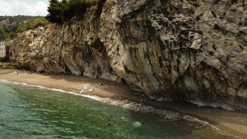Spisone Apartamento | Mare Roccia beachfront apartment