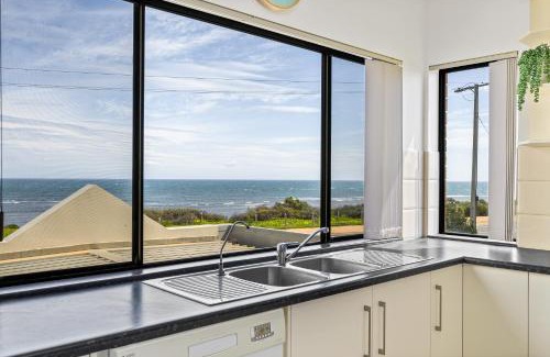 Aldinga Beach Casa | Mareblue Villa - Aldinga Beach - C21 SouthCoast Holidays