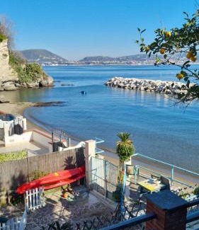Bacoli Casa | MareVestrum - incantevole casa con accesso diretto in spiaggia