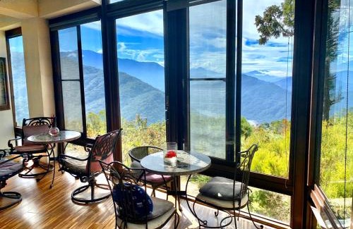 Ren'ai Casa | Margaret Garden Villa