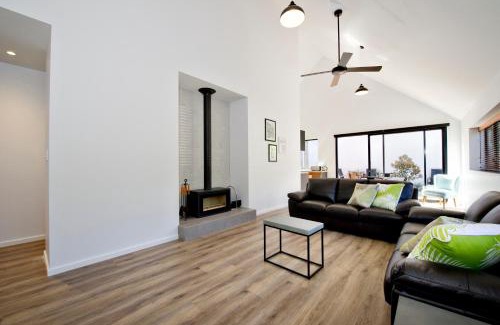 Margaret River Chalet De Esquí | Margaret River Bungalow-1-street - pet friendly