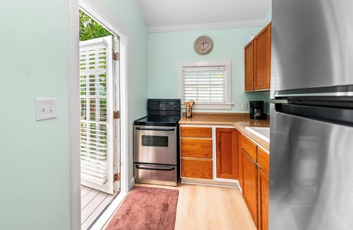 Old Town Cabaña | ~MARGARITA COTTAGE~ Bask in sunshine and lounge by your pool in paradise.