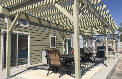 Parker Dam Casa | Margaritaville at River Lodge! Right on the river!