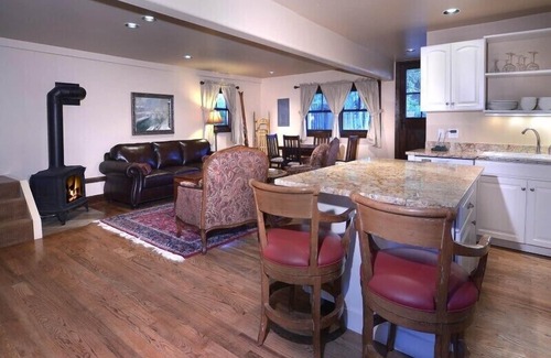 Crested Butte Cabina | Más lindo de la cabina de la ciudad! 1 Blk Off Elk, ¡Camina a todo! Completamente remodelado!