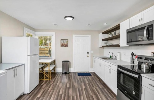 Eau Claire Apartamento | Margrave Retreat Unit A - 2BR